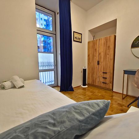 Villa Muenz Apartment Franz พูลา ภายนอก รูปภาพ