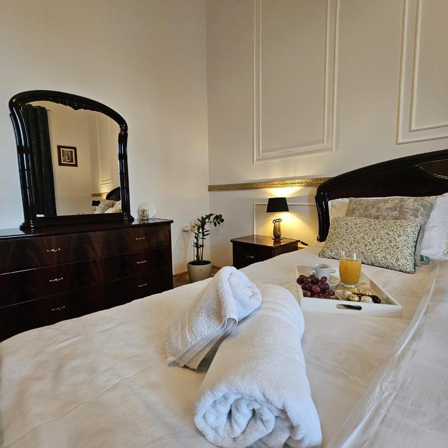 Villa Muenz Apartment Franz พูลา ภายนอก รูปภาพ