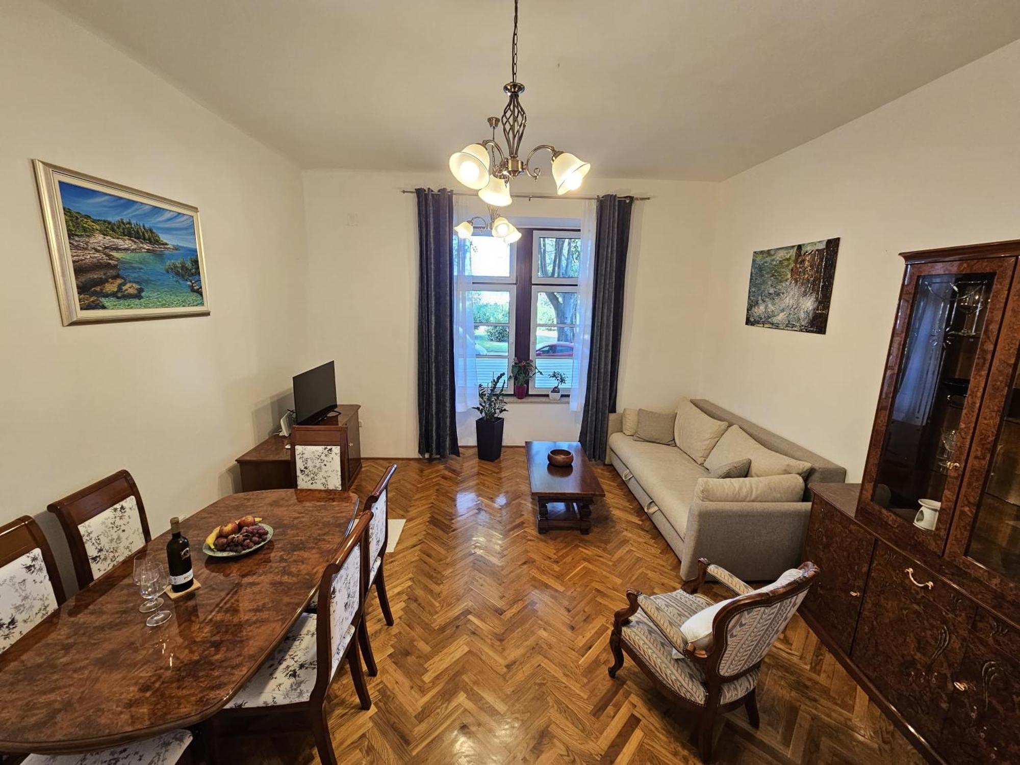 Villa Muenz Apartment Franz พูลา ภายนอก รูปภาพ