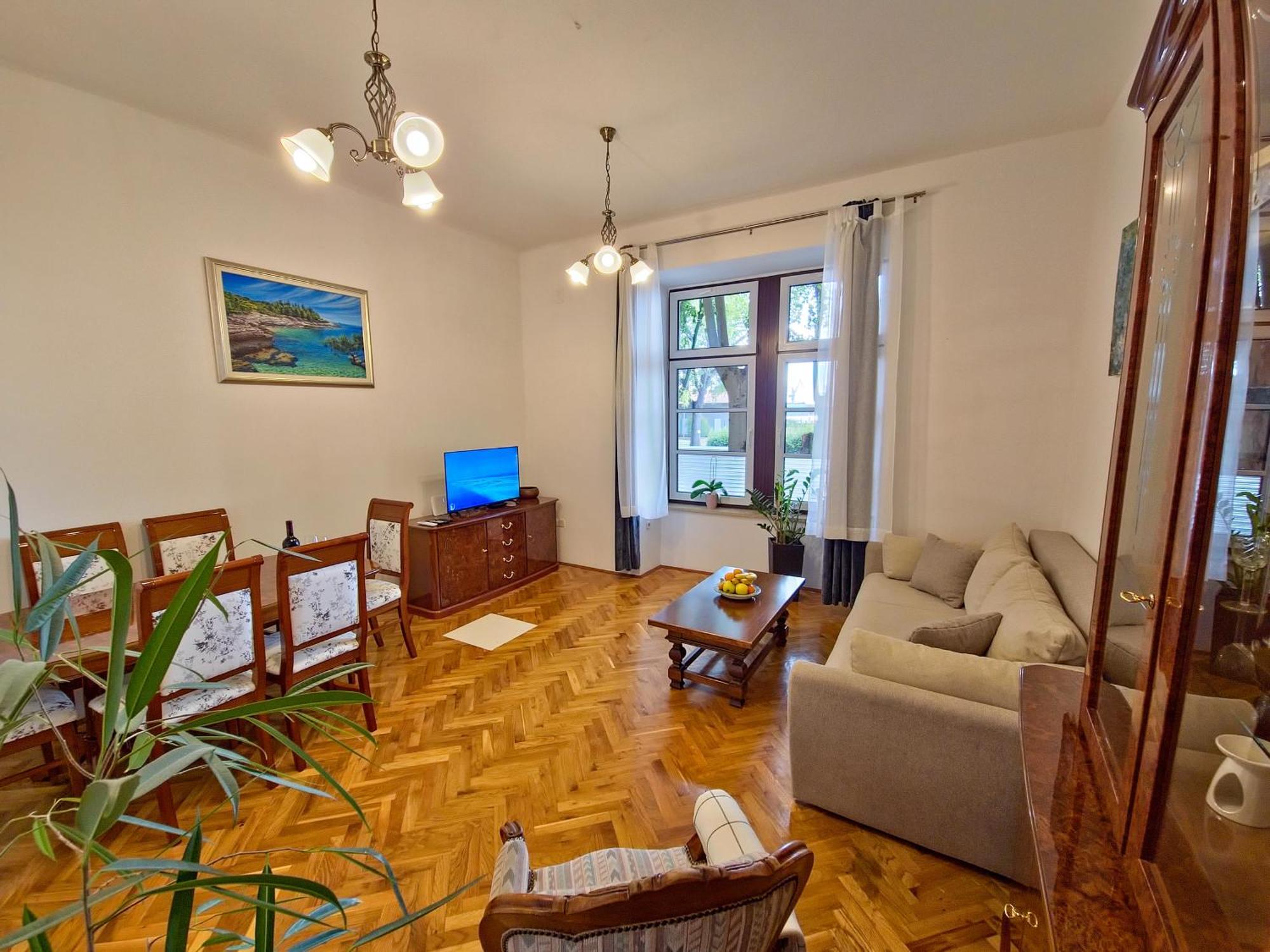 Villa Muenz Apartment Franz พูลา ภายนอก รูปภาพ