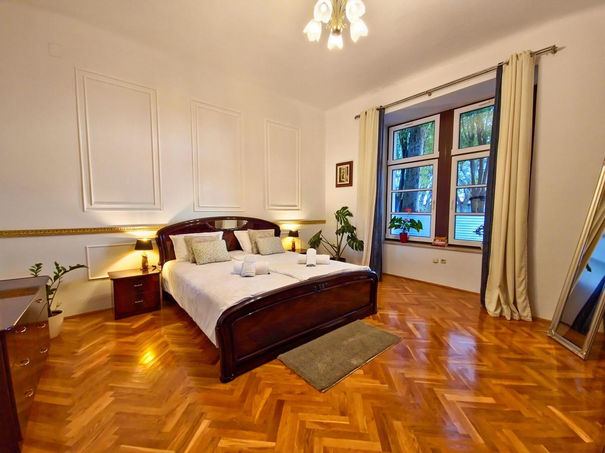 Villa Muenz Apartment Franz พูลา ภายนอก รูปภาพ